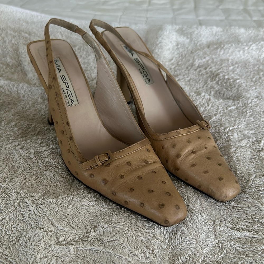 Via Spiga beige ostrich slingbacks